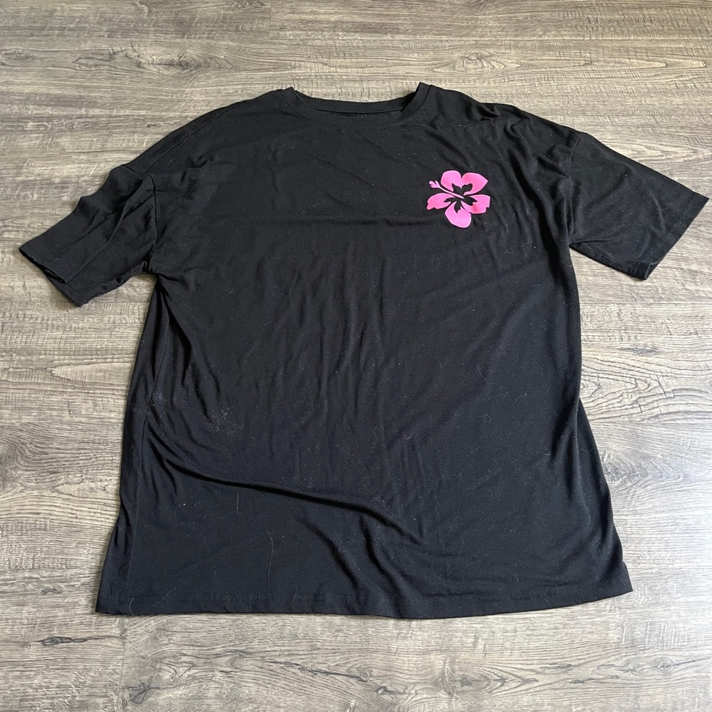 retro-style beach tee!